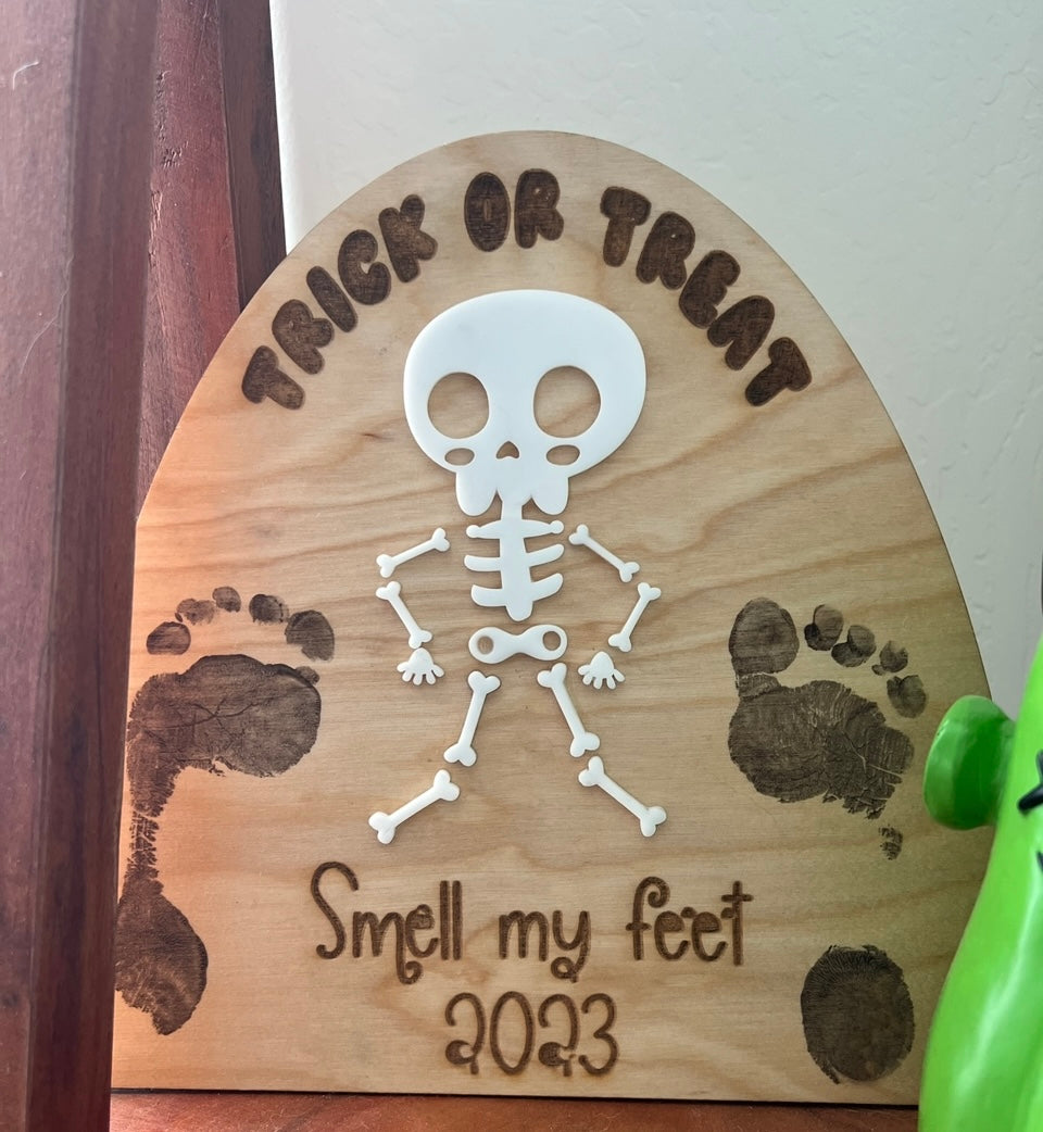 Smell my feet sign